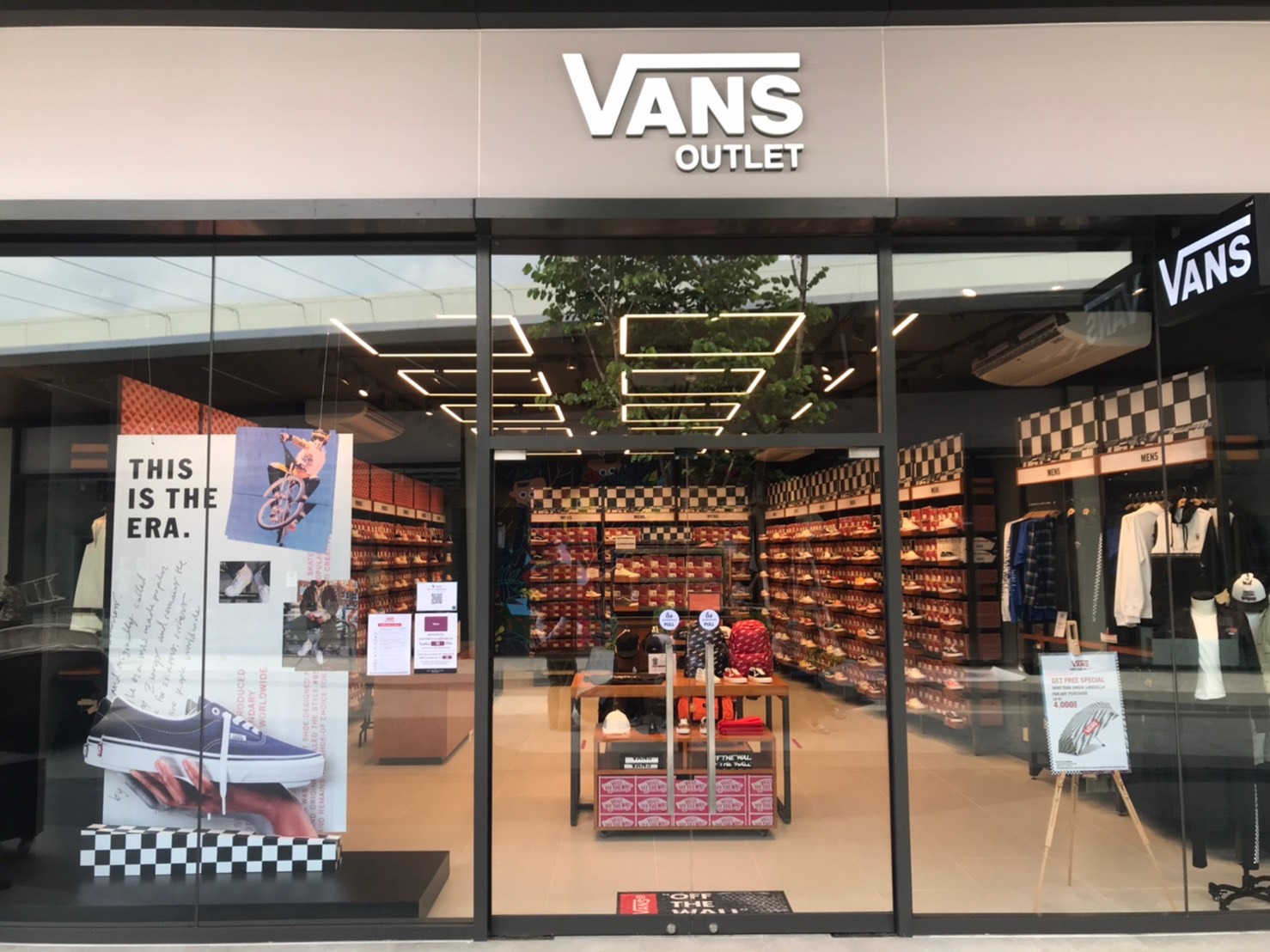 vans premium outlet mall