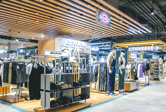 Dickies Open New Store in Central Department at Centralworld