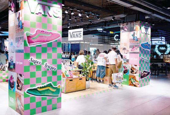 Color Your Steps with New Shades of Vans The Super Lowpro – Exclusively at Vans The Super Lowpro Pop-up store, Siam Center