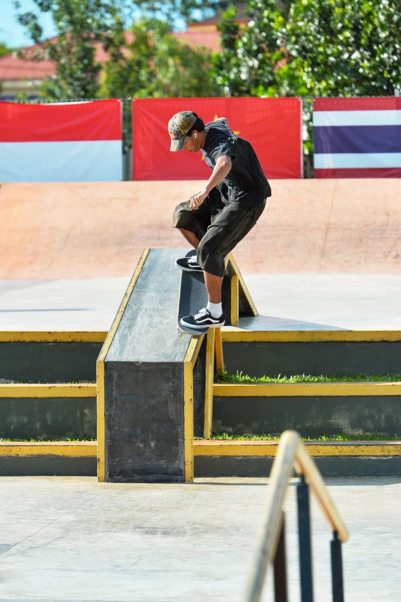 01_popup_JOHN_Vans-ATHLETE_Web+Mobile