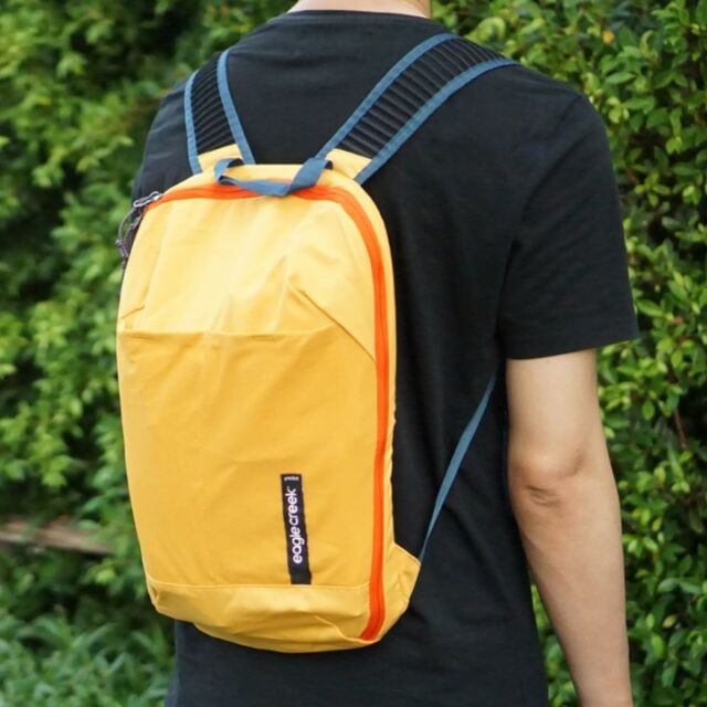 #EagleCreek #PackItReveal 
𝗣𝗔𝗖𝗞-𝗜𝗧 𝗥𝗘𝗩𝗘𝗔𝗟 𝗢𝗥𝗚 𝗖𝗢𝗡𝗩𝗘𝗥𝗧𝗜𝗕𝗟𝗘 𝗣𝗔𝗖𝗞
กระเป๋าที่เป็นให้ได้ทุกอย่าง ไม่ว่าจะเป็นช่องเสริมในกระเป๋าเดินทางใบใหญ่ หรือเปลี่ยนเป็นเป้สะพายหลังใบกระทัดรัดมาใช้ในวันสบายๆ 
.
🚩พับเก็บได้ พกพาสะดวก
🚩สายสะพายบางเบาระบายอากาศ
🚩ช่องด้านนอกแนบขวดน้ำหรือเสื้อแจ๊คเก็ตได้เพิ่มอีกด้วย
🚩ห่วงเชือกสามารถแนบกับเป้ใบใหญ่ ทนทานไม่ขาดง่าย
🚩ผ้าเฉดน้ำได้ดี ไม่ต้องห่วงของด้านใน
🚩ราคาเพียง 1,590 บาท
รูปดูเพิ่มเติมได้ที่คอมเม้น
.
🛒ช้อปปิ้งออนไลน์
▪ Smart Travel Shop [Lazada Mall] : https://bit.ly/2JvPlxv
▪ Smart Travel Shop [Shopee Mall] : https://shopee.co.th/smarttravel_officialshop
.
🛒ช้อปปิ้งที่สาขา
📍𝗦𝗺𝗮𝗿𝘁 𝗧𝗿𝗮𝘃𝗲𝗹 𝗦𝘁𝗼𝗿𝗲
▪ Siam Discovery 1st Floor, Line ID : TNF_SMD, Tel : +662-077-6823
▪ Central World 3rd Floor, Zone A, Line ID : SMT_CTW, Tel : +662-252-4511
▪ Central Phuket Festival 2nd Floor, Line ID : smtctphuket, Tel : +6665-502-4221
.
📍𝗧𝗵𝗲 𝗠𝗮𝗹𝗹 𝗚𝗿𝗼𝘂𝗽 (𝗦𝗽𝗼𝗿𝘁 𝗠𝗮𝗹𝗹)
▪ Siam Paragon 2nd Floor, Tel : +662-610-9101
▪ Emporium 2nd Floor, Tel : +662-269-1775
. 
📍𝗦𝗨𝗣𝗘𝗥 𝗦𝗣𝗢𝗥𝗧𝗦
▪ CentralWorld, 3rd Floor,Tel : +662-646-1318
▪ Central Festival Pattaya Beach, 2nd Floor, Tel : +6638-043-195
📍𝗜𝗖𝗢𝗡𝗦𝗜𝗔𝗠
▪ Iconactive, 3rd Floor,Tel : +662-495-7000
▪ Siam Takashimaya,3rd Floor, Tel : +662-011-7500
📍𝗞𝗶𝗻𝗴 𝗣𝗼𝘄𝗲𝗿
▪ Srivaree Complex, Tel : +662-338-8888
▪ Suvarnabhumi Airport (East Zone), Tel : +662-134-8888
▪ Suvarnabhumi Airport (West Zone),Tel : +662-134-8888
▪ Phuket Complex, Tel : +662-205-0212
▪ King Poewr Rangnam, Tel : +662-205-8888
▪ Phuket International Airport, Phuket ,Tel : +6676-397-888.
.
#SmartTravel #InspireToTravel